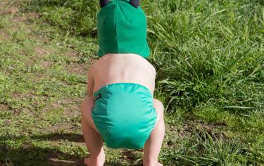 How to Tell When to Change a Wet Nappy